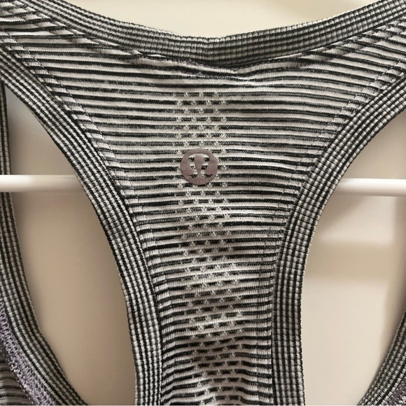 Lululemon Women's 6 Swiftly Racerback Tank Top Black White Striped Athletic Run - Picture 4 of 5